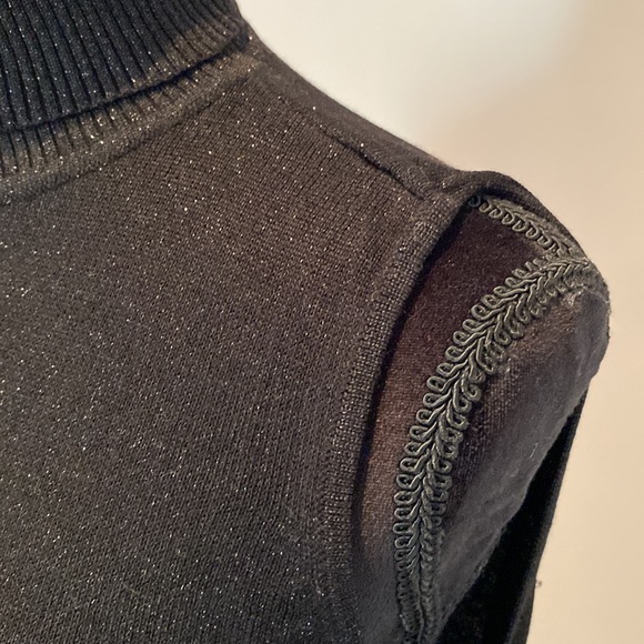 Black sleeveless top with silver metallic - Picture 4 of 4